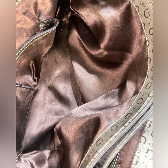 LARGE GUESS VINTAGE AND RARE SHOULDER PURSE - Picture 5 of 8